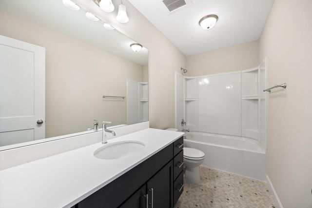 17965 Hidden Creek Trail, Lakeville, MN 55044