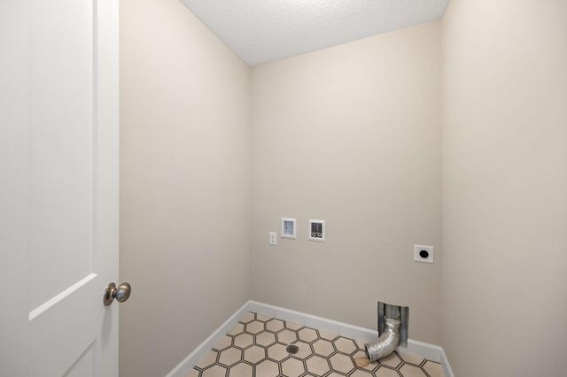 17965 Hidden Creek Trail, Lakeville, MN 55044