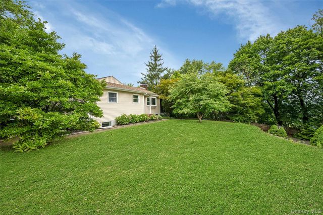 162 Florence Avenue, Thornwood, NY 10594