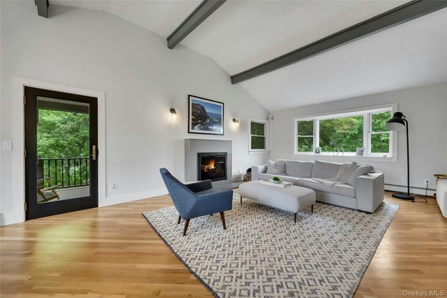 162 Florence Avenue, Thornwood, NY 10594