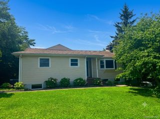 162 Florence Avenue, Thornwood, NY 10594