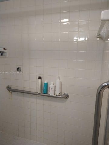 7554 Stirling Rd 105, Davie, FL 33024