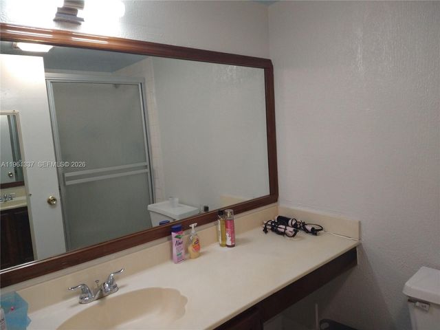 7554 Stirling Rd 105, Davie, FL 33024