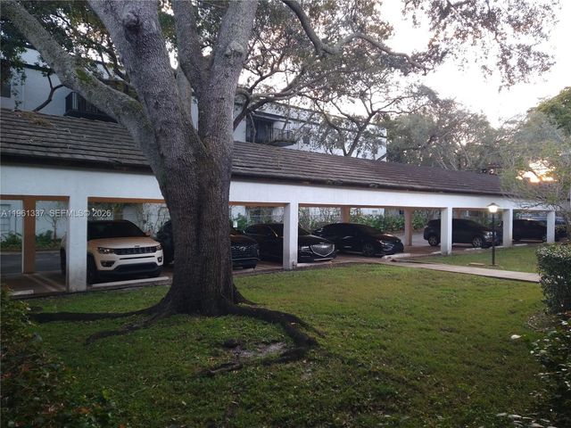 7554 Stirling Rd 105, Davie, FL 33024