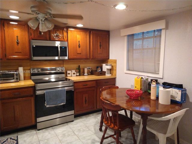 7554 Stirling Rd 105, Davie, FL 33024