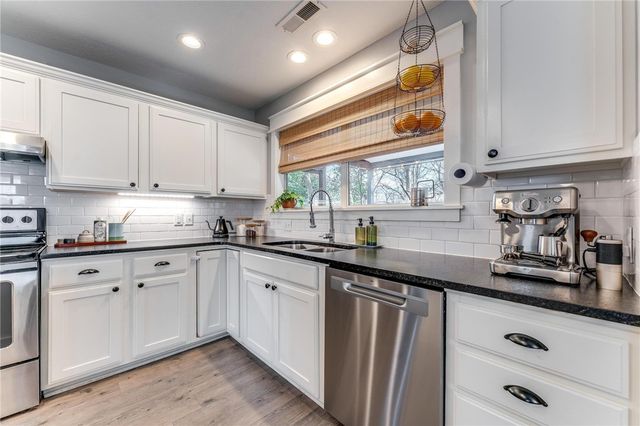 1770 N Hunters Ridge, Fayetteville, AR 72701