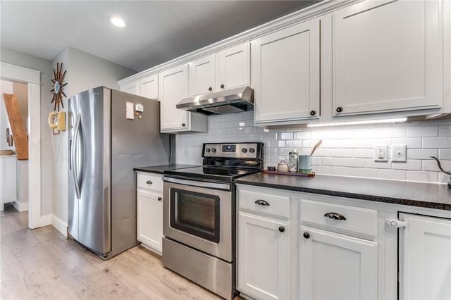 1770 N Hunters Ridge, Fayetteville, AR 72701