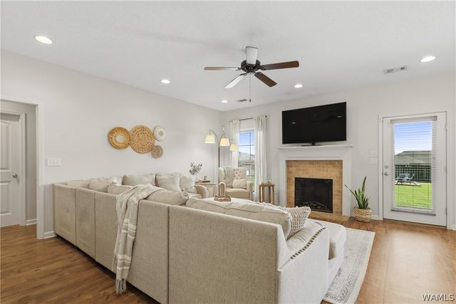 12238 Tom Montgomery, Northport, AL 35473