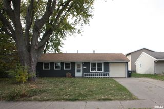 2334 N FAIRMOUNT Street, Davenport, IA 52804