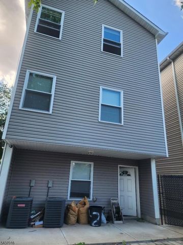 25 Amity St, Elizabeth City, NJ 07202