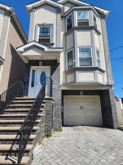 25 Amity St, Elizabeth City, NJ 07202
