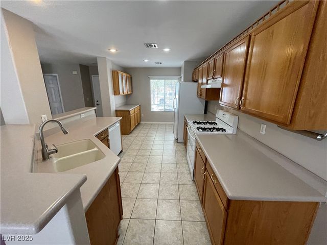 712 Salt Flats Circle, Henderson, NV 89011