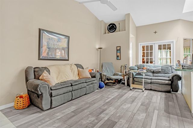 1500 HEIRLOOM DRIVE, Orlando, FL 32818