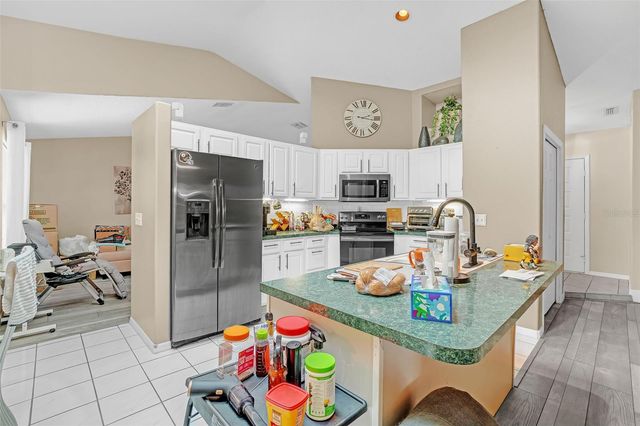 1500 HEIRLOOM DRIVE, Orlando, FL 32818