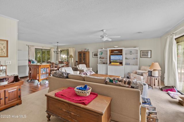 118 NW 21st Street, Oak Island, NC 28465