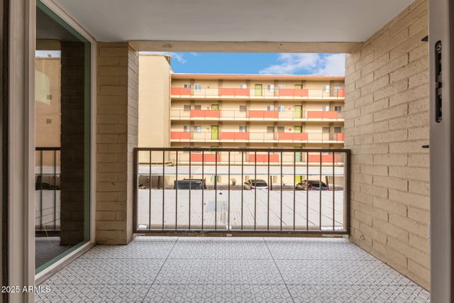 351 E THOMAS Road D208, Phoenix, AZ 85012