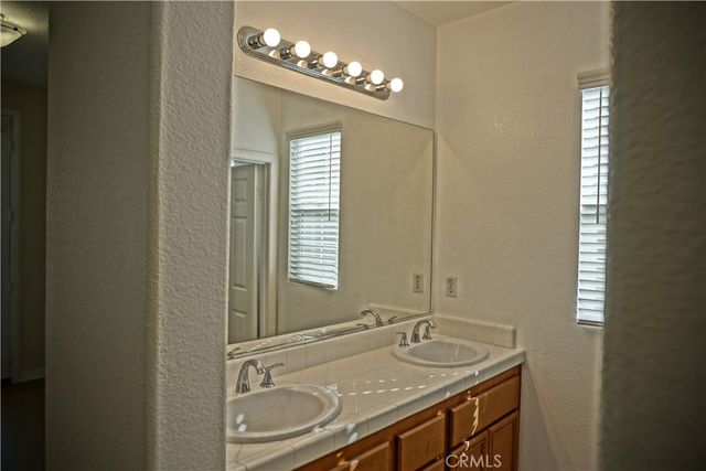 1372 Mcfadden, Fullerton, CA 92833
