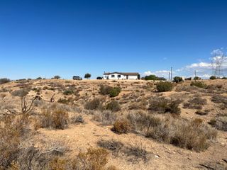 Vic 47th Ste Mt Emma, Palmdale, CA 93550