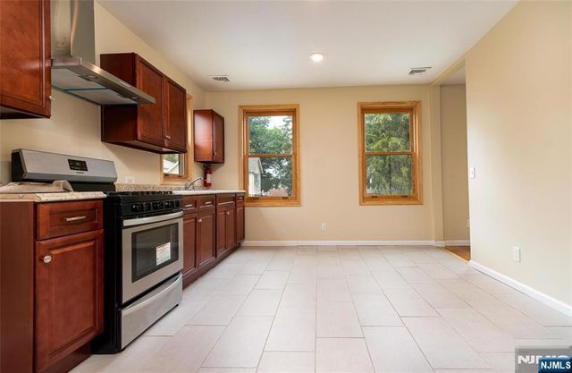 21 Dodd Street, East Orange, NJ 07017