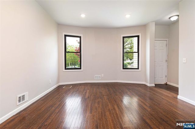 21 Dodd Street, East Orange, NJ 07017