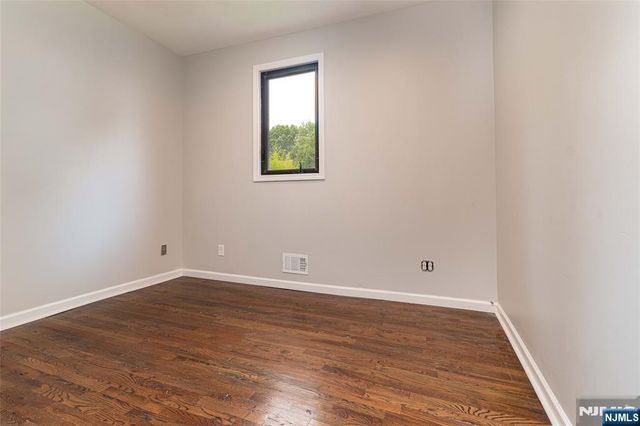 21 Dodd Street, East Orange, NJ 07017