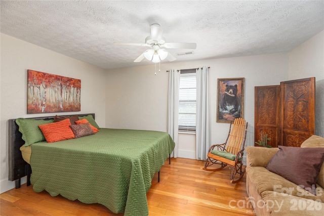 1236 Brown Avenue, Waynesville, NC 28786