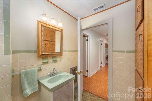 1236 Brown Avenue, Waynesville, NC 28786