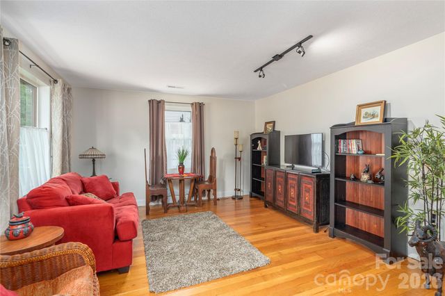 1236 Brown Avenue, Waynesville, NC 28786