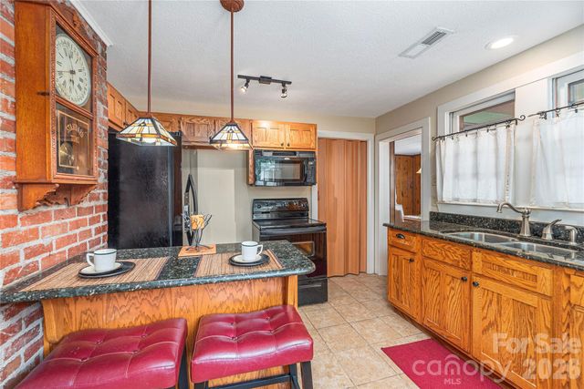 1236 Brown Avenue, Waynesville, NC 28786
