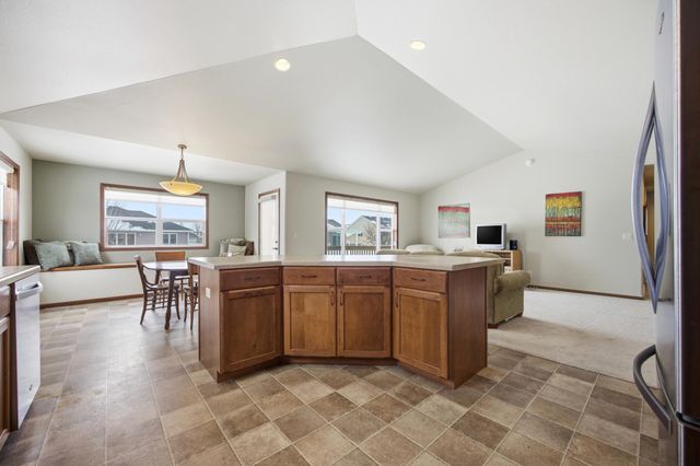 3648 Pierce Street S, Fargo, ND 58104