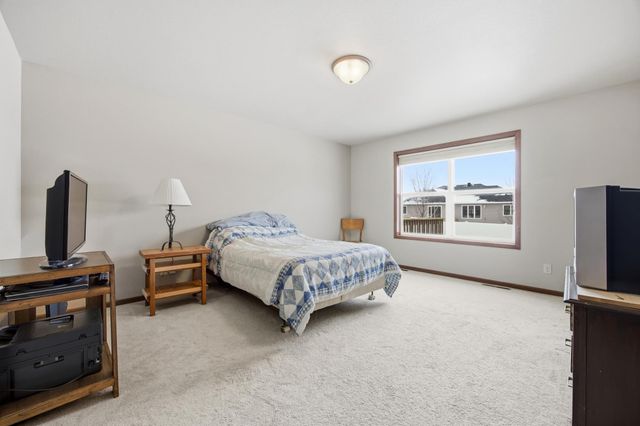 3648 Pierce Street S, Fargo, ND 58104