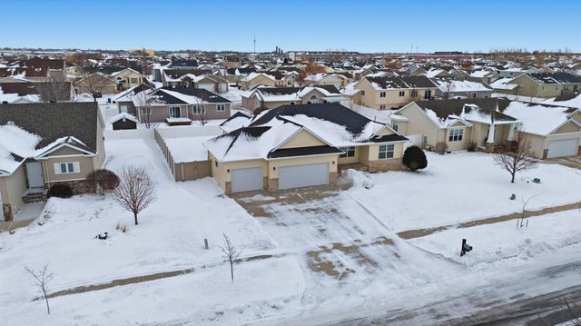 3648 Pierce Street S, Fargo, ND 58104