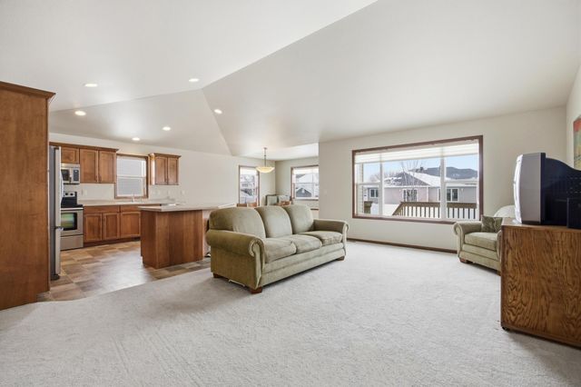 3648 Pierce Street S, Fargo, ND 58104