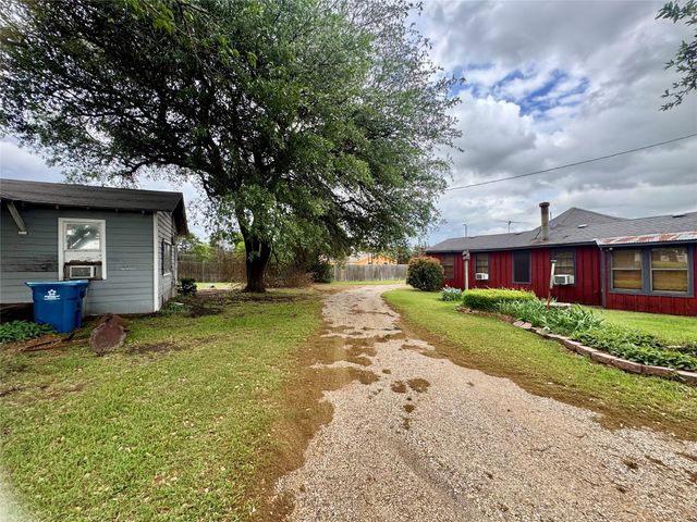 1321 Meadow Street, Desoto, TX 75115