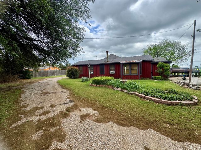 1321 Meadow Street, Desoto, TX 75115