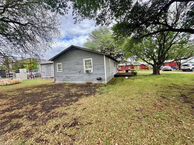 1321 Meadow Street, Desoto, TX 75115