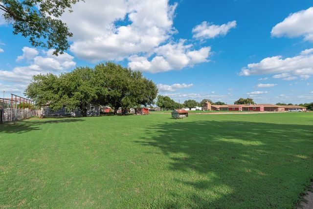 1321 Meadow Street, Desoto, TX 75115