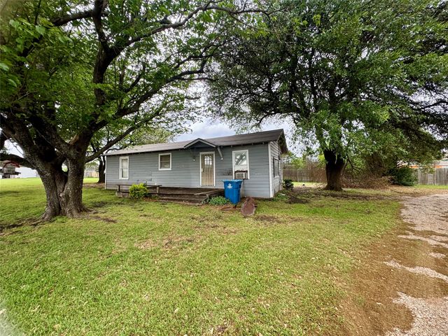 1321 Meadow Street, Desoto, TX 75115