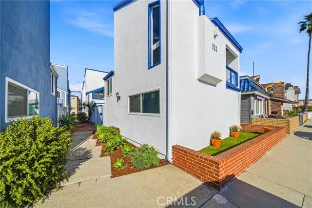 820 W Balboa Boulevard, Newport Beach, CA 92661