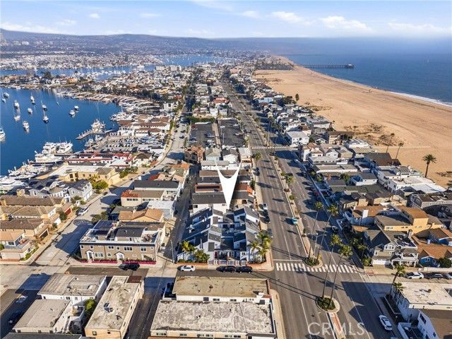 820 W Balboa Boulevard, Newport Beach, CA 92661