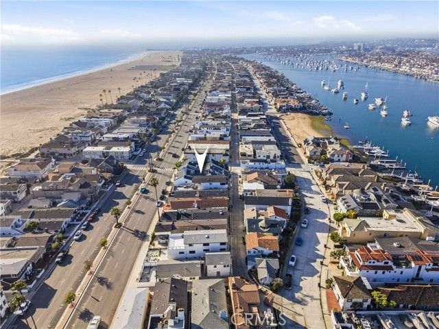 820 W Balboa Boulevard, Newport Beach, CA 92661