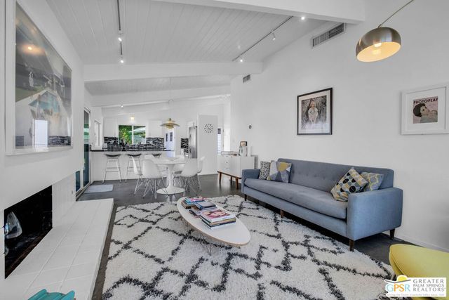 444 E Glen Circle, Palm Springs, CA 92262