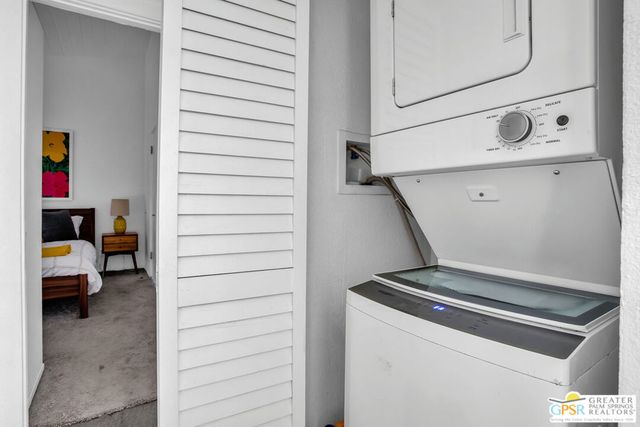 444 E Glen Circle, Palm Springs, CA 92262