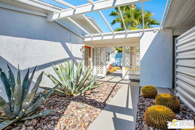 444 E Glen Circle, Palm Springs, CA 92262