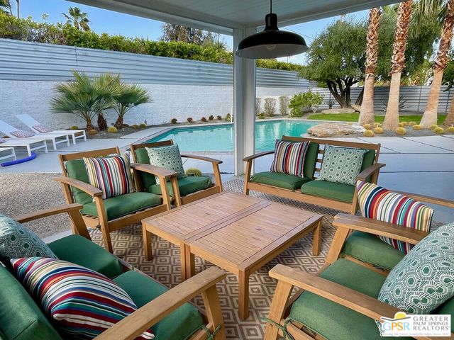 444 E Glen Circle, Palm Springs, CA 92262