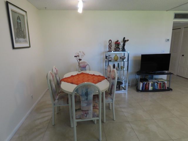 17 Willowbrook Lane 106, Delray Beach, FL 33446