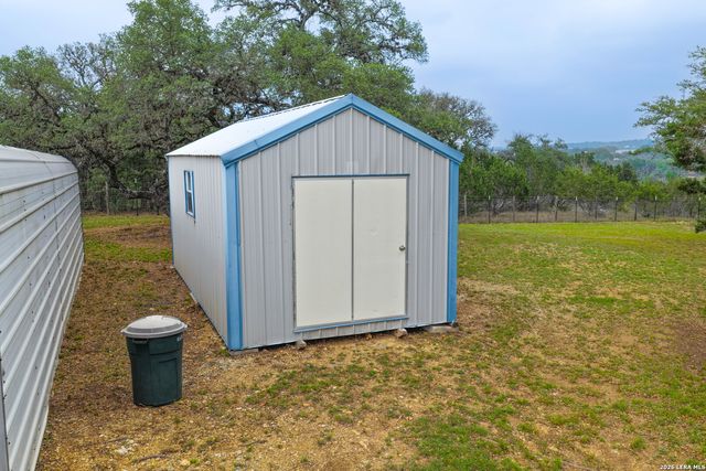 715 Old Orchard, Bandera, TX 78003