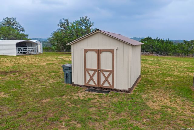 715 Old Orchard, Bandera, TX 78003
