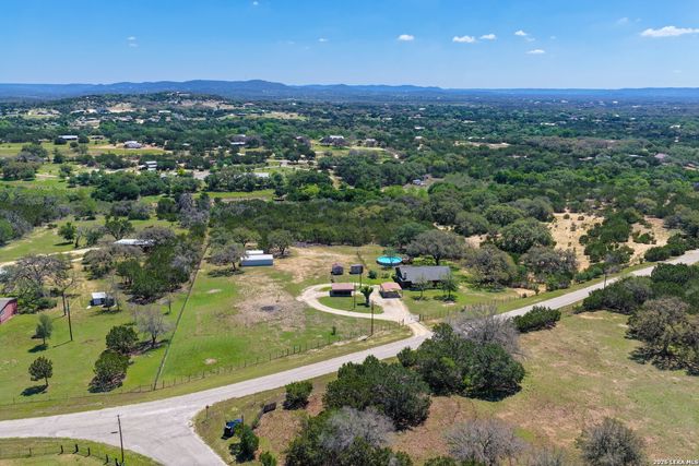715 Old Orchard, Bandera, TX 78003