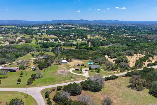715 Old Orchard, Bandera, TX 78003